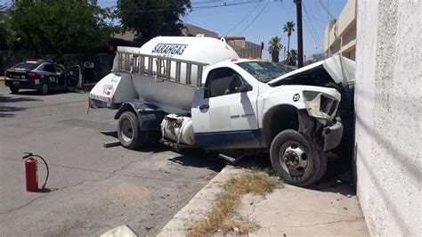 Pipa De Gas Se Queda Sin Frenos Y Choca Contra Una Casa De La Colonia