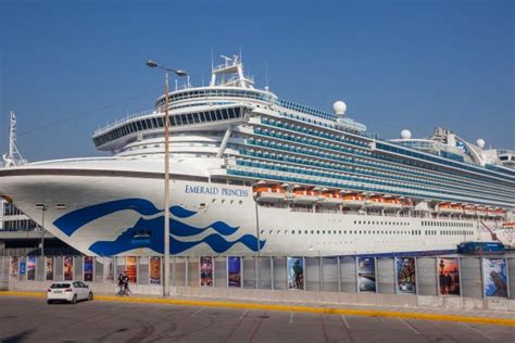 Emerald Princess - description, photos, position, cruise deals