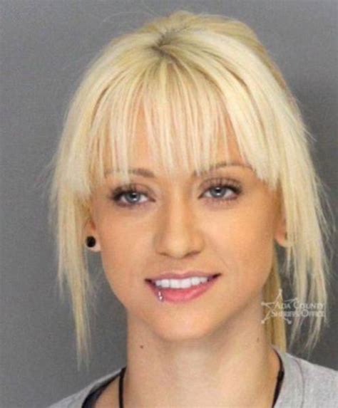 Hot Female Criminals That Would Be Perfect For Orange Is New Black Pics Izismile