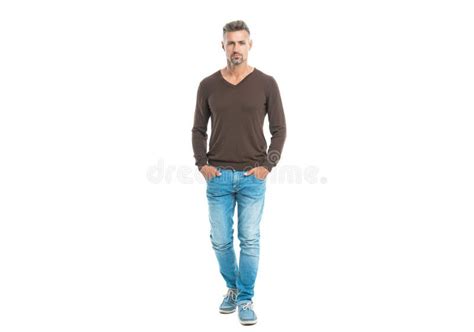 Hombre Maduro Urbano En Ropa Masculina De Moda Para La Vida Cotidiana