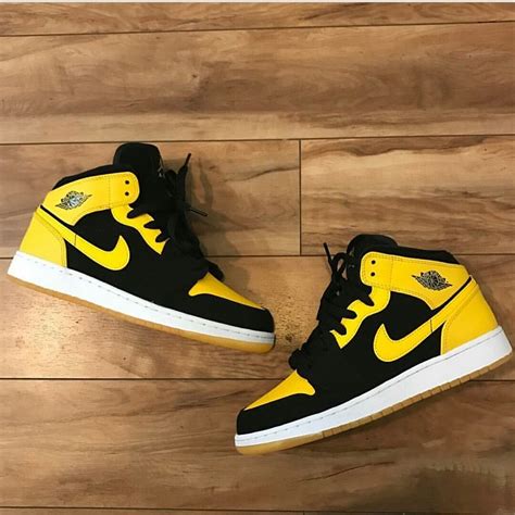 Venta Jordan Retro 1 Amarillas Con Negro En Stock