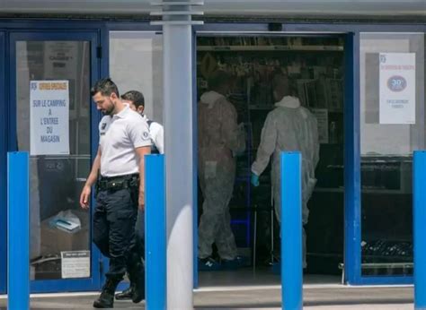 Una Mujer Hiere Con Un C Ter A Dos Personas En Un Supermercado Al Sur