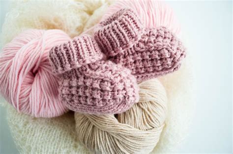 Easy Knit Baby Booties Tutorial