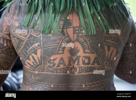 Elaborate Tattoos Decorate The Back Of A Samoan Man Stock Photo Alamy