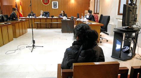 C Rcel Para Una Mujer Que Usaba A Su Hijo Menor De Edad Para Vender Droga