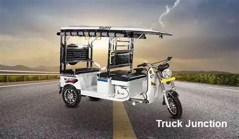 Yc Electric Yatri Deluxe E Rickshaw Price Range And Reviews 2024