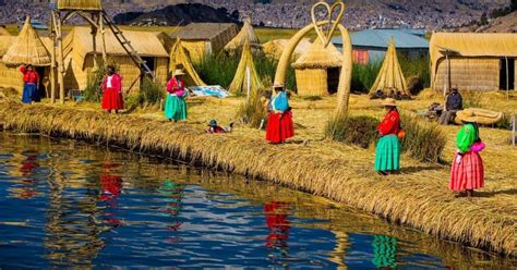 Heldagstur til Titicaca søen i Puno med typisk frokost GetYourGuide