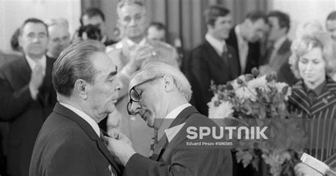 Erich Honecker And Leonid Brezhnev Sputnik Mediabank