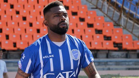 “bajemos La Pelota” La Campaña De Los Jugadores Del Fútbol Uruguayo En