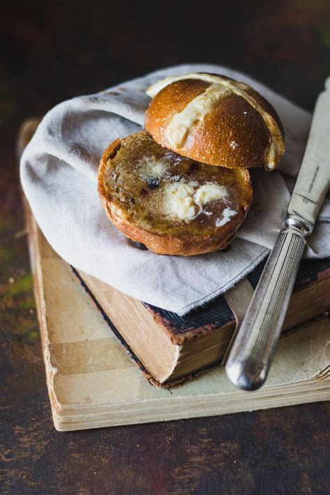 Hot Cross Bun Alla Carota Panini Dolci Di Pasqua Healthy Easter