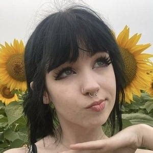 sushiflavoredmilk - Age, Bio, Family | Famous Birthdays