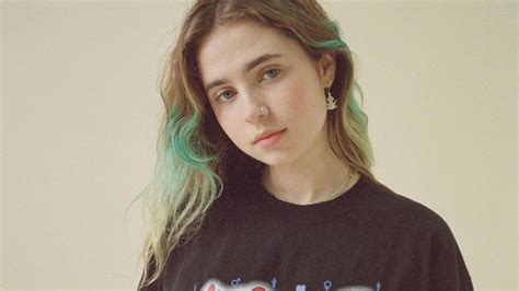 AMOEBA - Clairo - LETRAS.COM