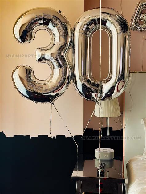 30th Birthday Balloons Petal Confetti - Miami Party Decor