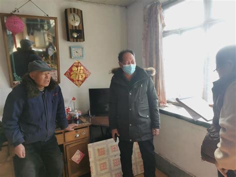 晓南镇泉眼沟村：入户走访低保户 调兵山市人民政府