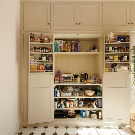 Interiors expert explains why the invisible kitchen trend shows less is ...