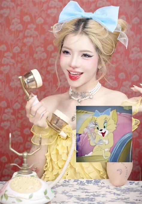 CiiN khoe vòng 3 tràn màn hình Ngô Đình Nam giữ của vội che liền bị móc xỉa Hot KOLs Đời