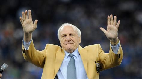 Hall Of Famer Joe Schmidt Who Helped Detroit Lions Win 2 Nfl Titles