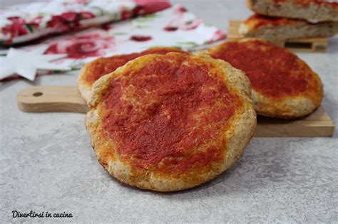 Pizzette Rosse Con Farina Integrale Divertirsi In Cucina