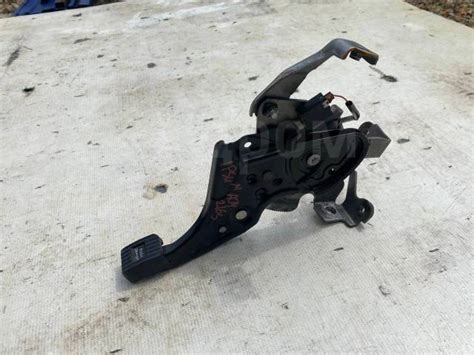 Купить Педаль ручного тормоза Toyota Ipsum 46200-44030 в Артеме по цене ...