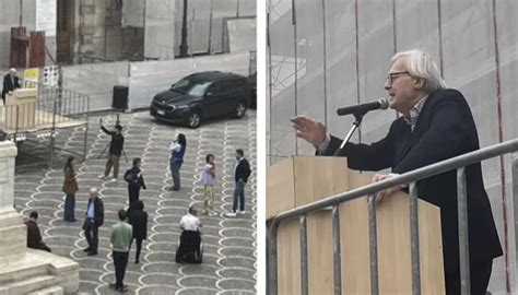 Vittorio Sgarbi A Sulmona Ma Al Comizio In Piazza Ci Sono Poche Persone