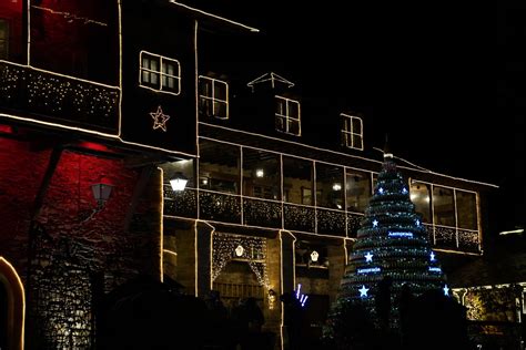 La Navidad Llega A El Bierzo Con El Encendido De Palacio De Canedo