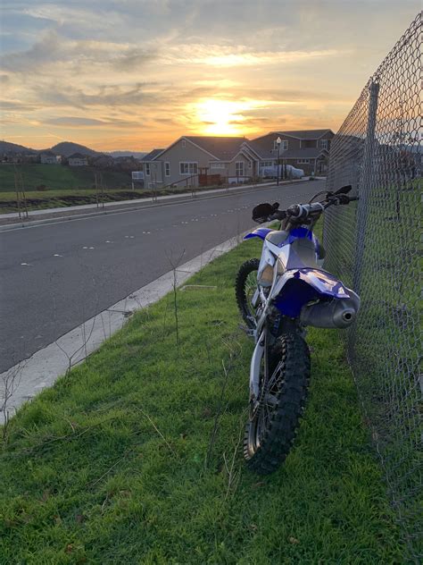 Nice sunset, Angry neighbors : r/Dirtbikes