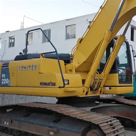 Used Komatsuu PC220LC 8 22 Ton Crawler Excavator In Best Condition For