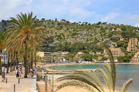 Beautiful beach in Port Soller town, Majorca island - Keto Ladies 18