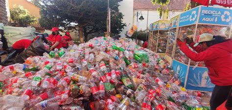 Recicladores se beneficiaron con 6 7 toneladas de botellas plásticas