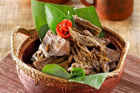 Kulineran Di Yogyakarta Ini Tempat Makan Gudeg Enak Yang Bikin