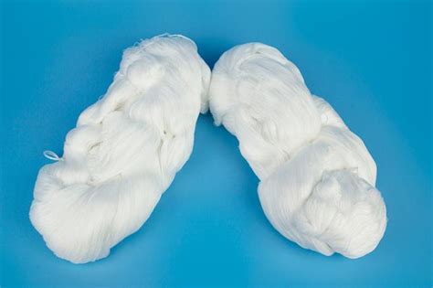 Raw White Hank Yarn Made By Poliester Yizheng Staple Fiber For