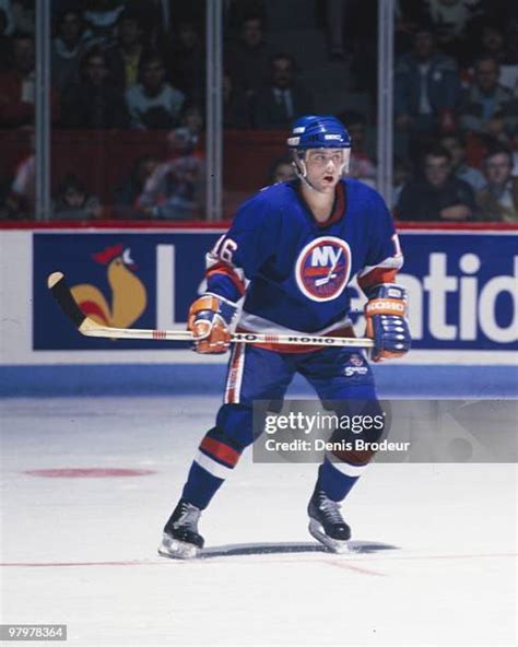 203 Pat Lafontaine And Islanders Photos & High Res Pictures - Getty Images