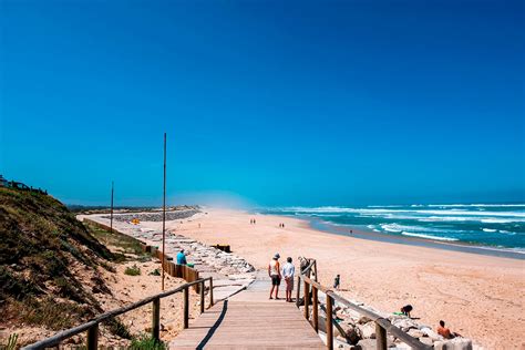 Época balnear arranca hoje nas praias de Leiria Marinha Grande e