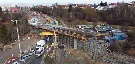 Tak wygląda budowa estakady nad skrzyżowaniem ulic Krasickiego i Synów