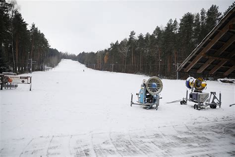 Narciarze mogą smarować narty W weekend otwarte będą pierwsze stoki