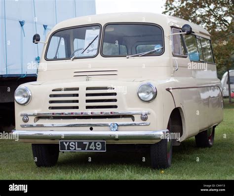 Bedford Van Hi Res Stock Photography And Images Alamy