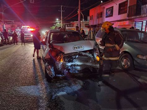 Chocan Vehículo Y Taxi En Calles De Gómez Palacio El Siglo De Torreón