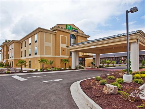 Holiday Inn Express & Suites Cordele North - Hotel Reviews & Photos