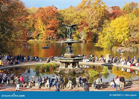 Fall At Bethesda Fountain Editorial Stock Photo Image Of Water 34890873