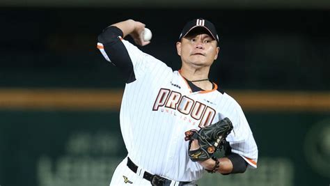 中華職棒／終於！潘威倫十度叩關 奪141勝台灣投手第一 Yahoo奇摩時尚美妝