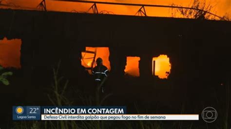 Vídeo Defesa Civil interdita galpão que pegou fogo em Contagem MG1 G1