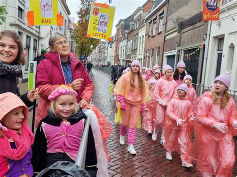 Zo Zag De Natte Sinterklaasintocht In Gorinchem Eruit Rijnmond