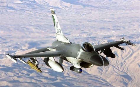 General Dynamics F-16 Fighting Falcon Wallpapers - Top Free General ...