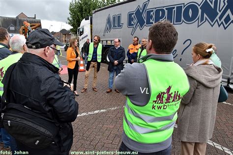 Kinderen Amb Vlezenbeek Leren Over Gevaren Dode Hoek Dankzij Kwb