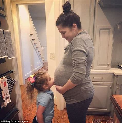 Lady Antebellums Hillary Scott Welcomes Twins Daily Mail Online