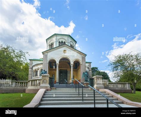 Royal burial ground frogmore hi-res stock photography and images - Alamy