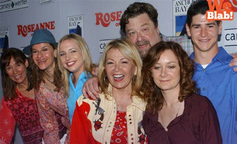 Sitcom 'Roseanne' to Return to TV With Original Cast in 2018