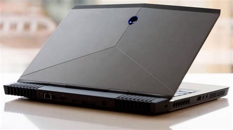 ALIENWARE 13 R3 Review - YouTube