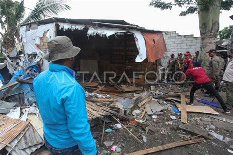 Relokasi Penghuni Kampung 1001 Malam Antara Foto