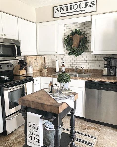 Cute DIY Farmhouse Kitchen Furniture From Scratch